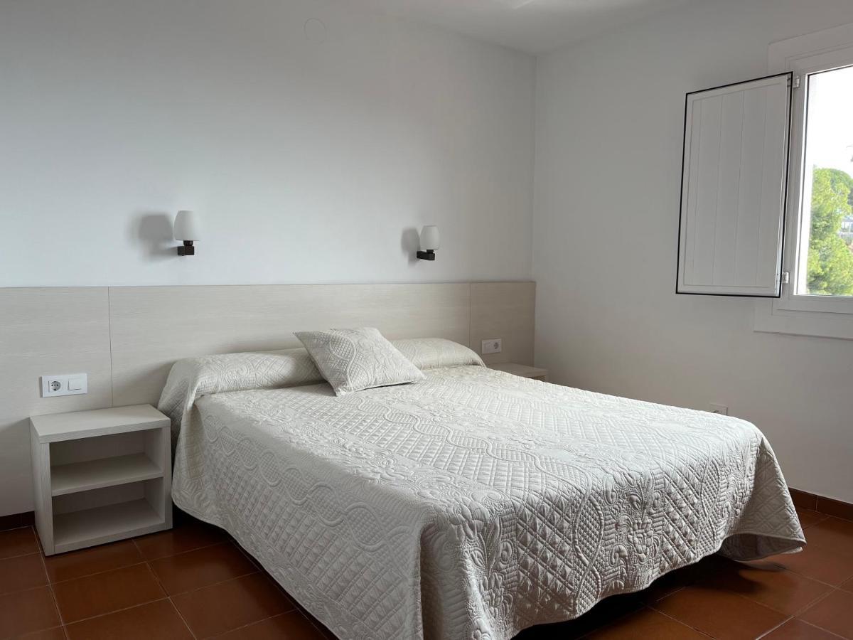 יורט דה מאר Private Apartments Cala Canyelles מראה חיצוני תמונה