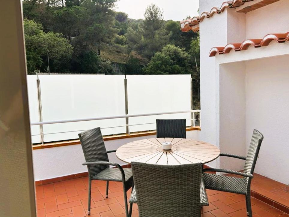 יורט דה מאר Private Apartments Cala Canyelles מראה חיצוני תמונה