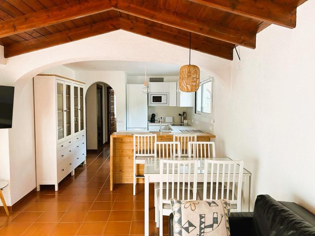 יורט דה מאר Private Apartments Cala Canyelles מראה חיצוני תמונה