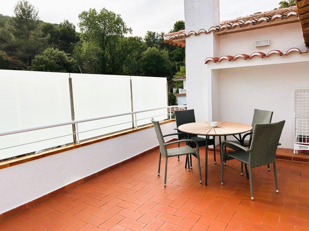 יורט דה מאר Private Apartments Cala Canyelles מראה חיצוני תמונה